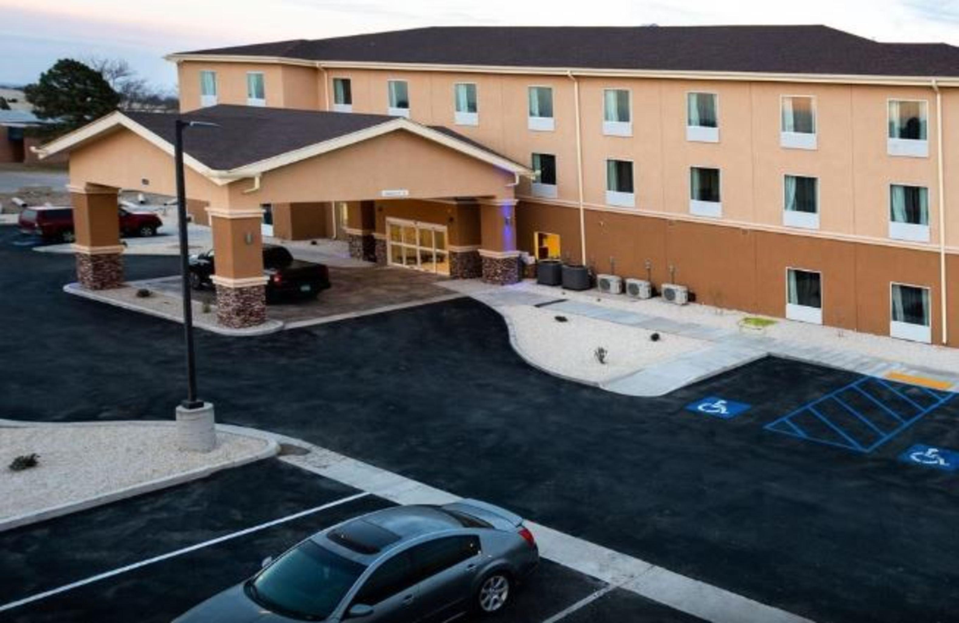 Quality Inn & Suites Carlsbad Caverns Area Exteriér fotografie