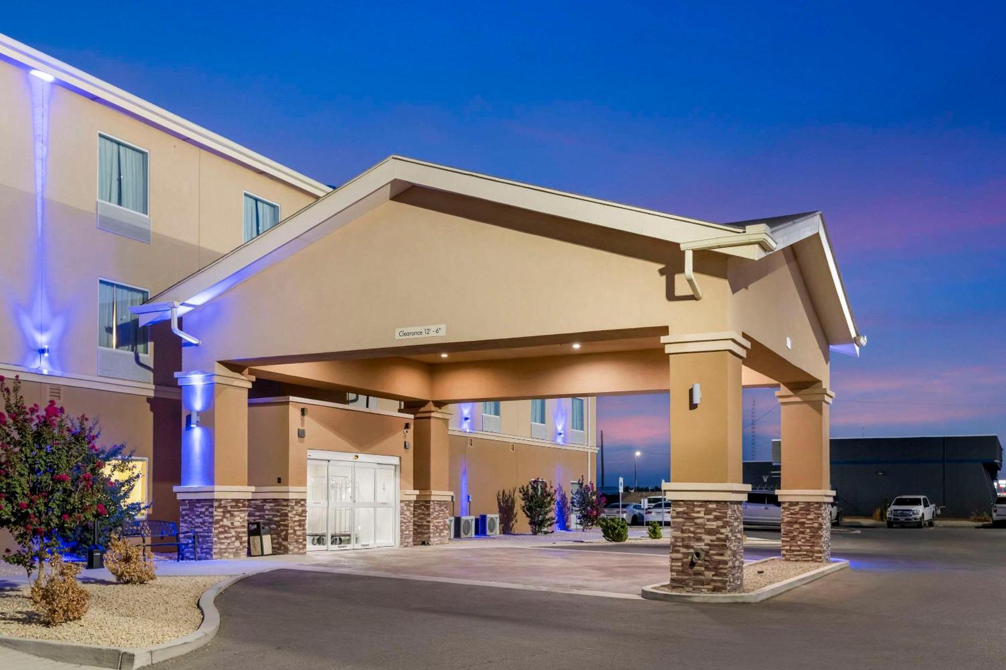 Quality Inn & Suites Carlsbad Caverns Area Exteriér fotografie